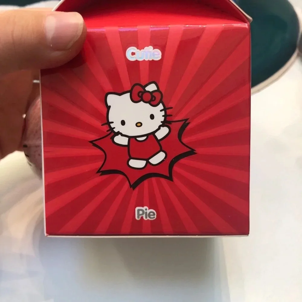 NIB HELLO KITTY BATH BOMB